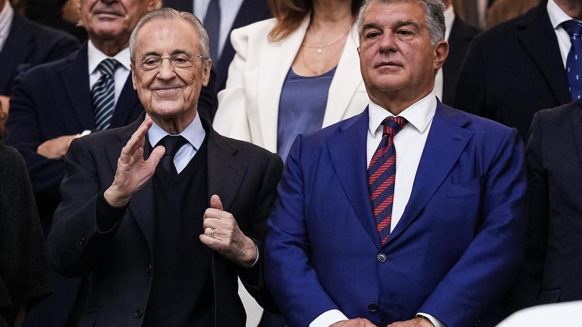 Florentino Perez junto a Joan Laporta durante el Madrid-Barça en octubre.