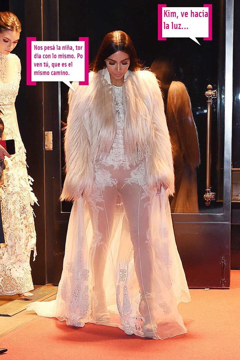 A la Kim Kardashian andaluza le pasa una cosa muy rara con los espejos