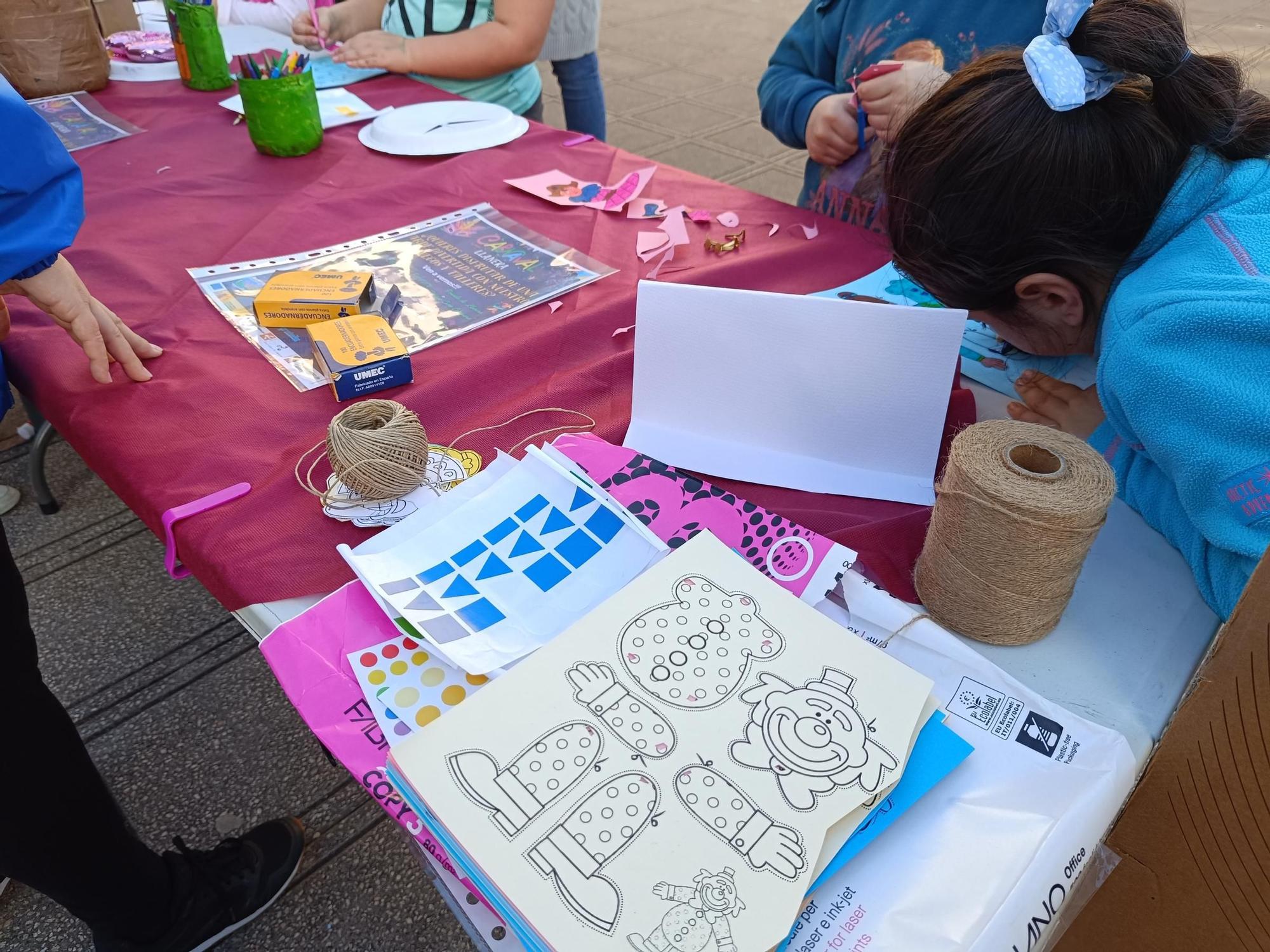 En imágenes: así son los talleres de carnaval de Llanera