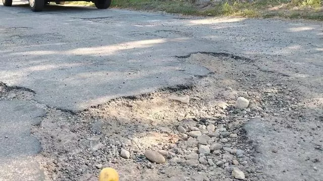Una carretera "tercermundista" en Santa Colomba