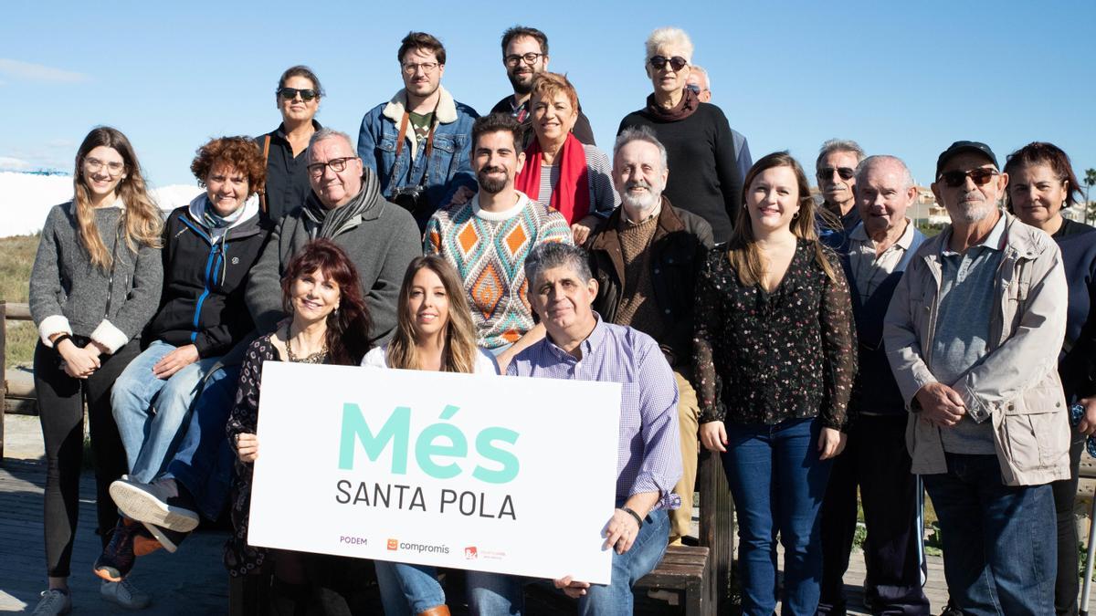 Integrantes de las tres formaciones políticas que se agrupan en Més Santa Pola