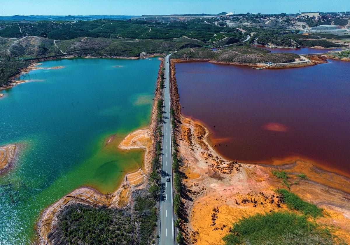 Vista aérea del embalse de Gossán, Huelva