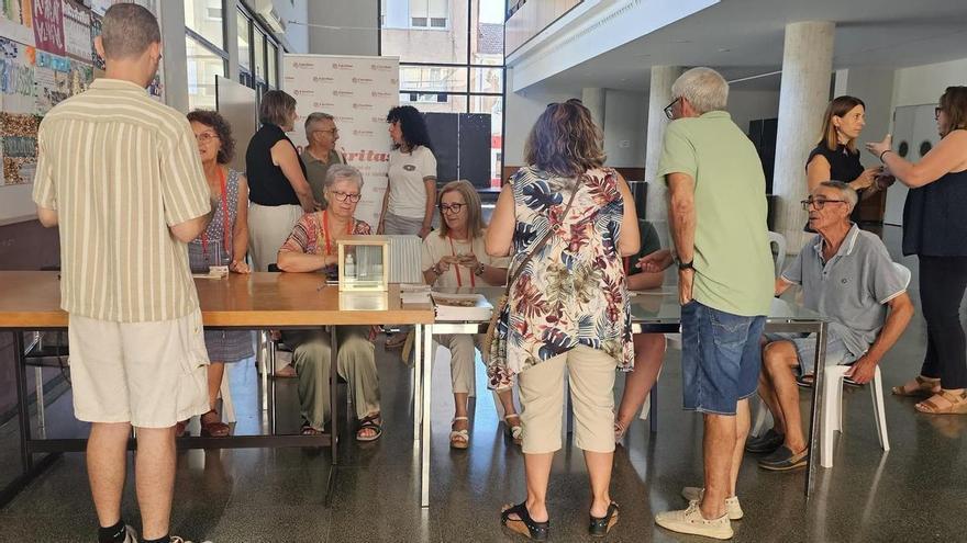 El lado más solidario de las fiestas de Tavernes de la Valldigna: Cáritas recauda casi 1.800 euros con las paellas