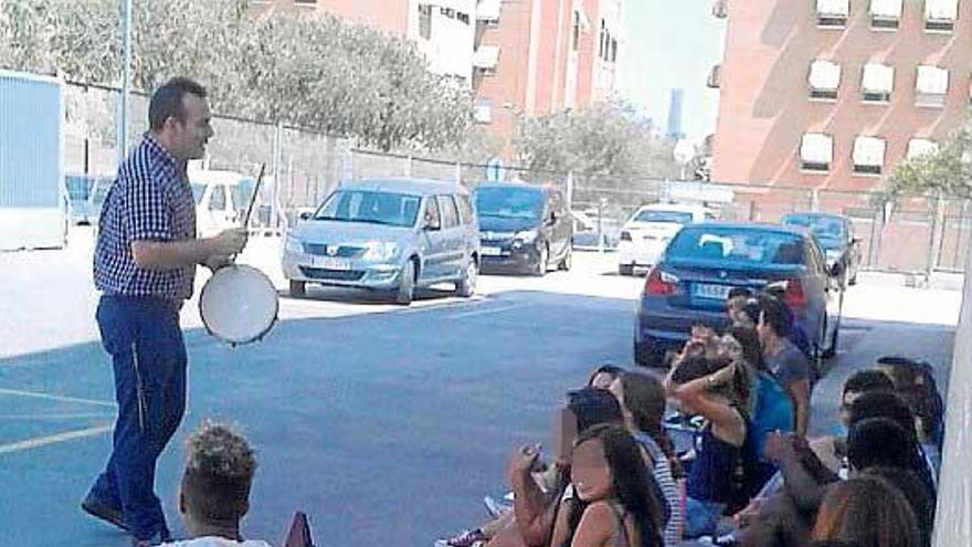 Clase de música en el parking del Doctor Balmis