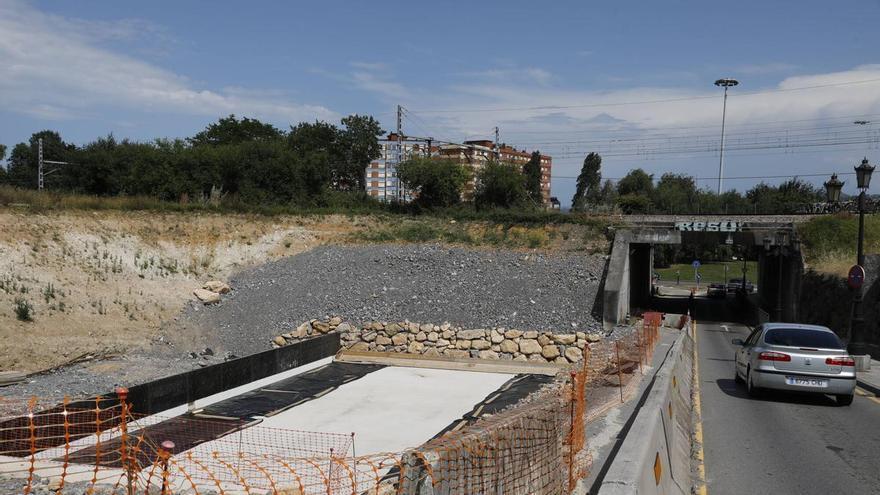 El Principado adelanta que las obras de la entrada a Oviedo por la rotonda de Luis Oliver estarán paradas "sobre el terreno" hasta septiembre