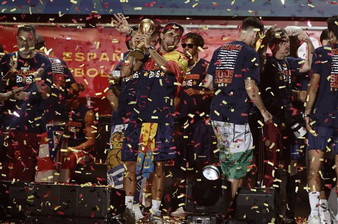 La selección celebra el Mundial en Madrid, en imágenes