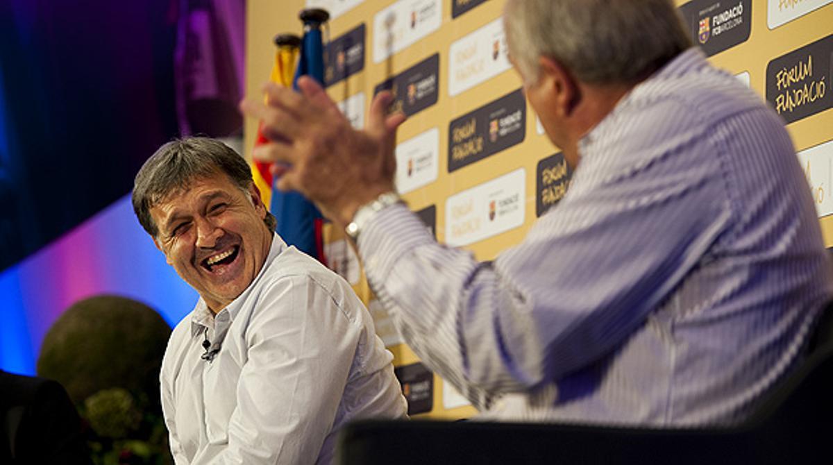 L’entrenador blaugrana repassa els seus primers mesos al club en una conversa amb Carles Rexach.