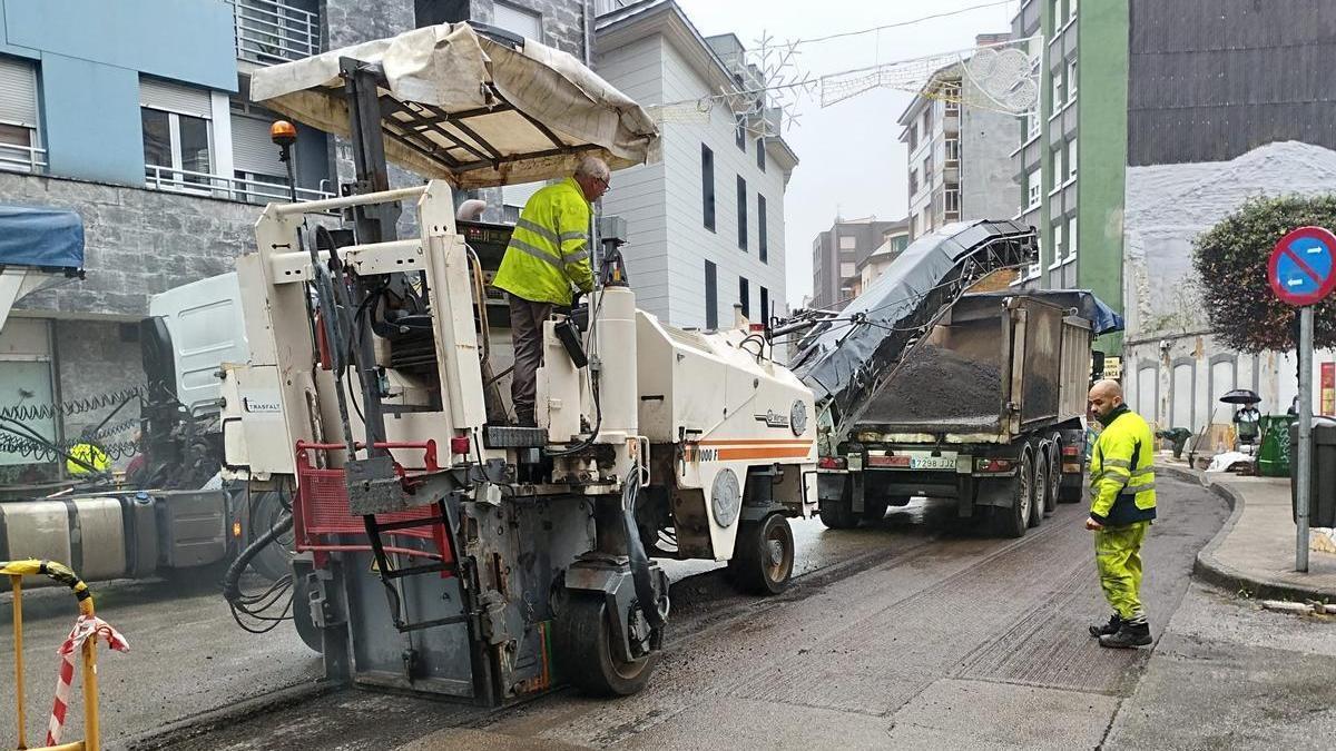 Los trabajos que se desarrollan en la Avenida de la Constitución, este lunes.