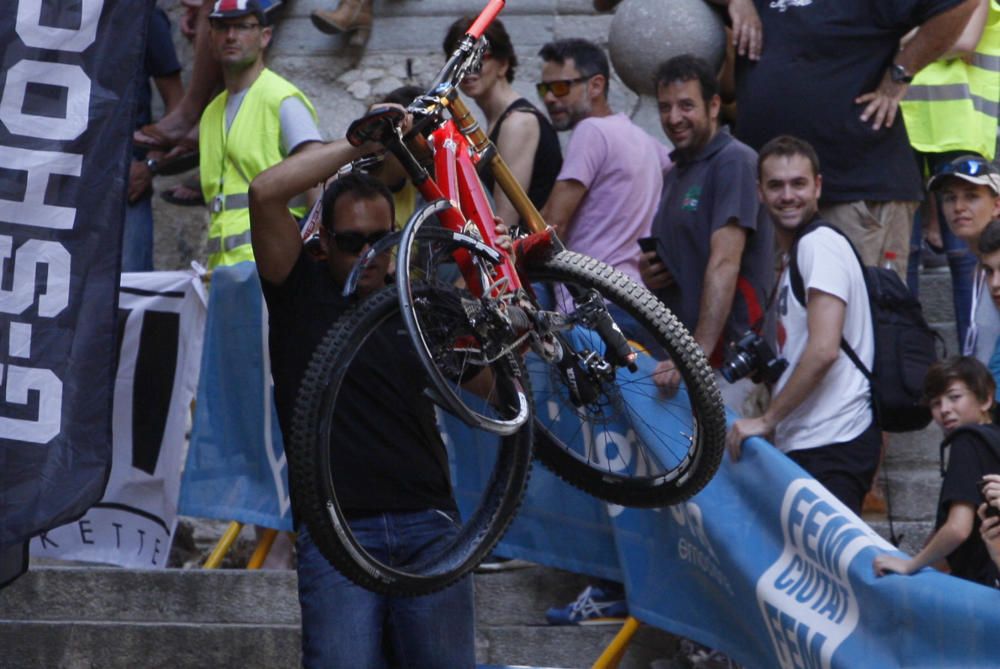 Un moment de l''Urban Downhill Show a les escales de Sant Domènec