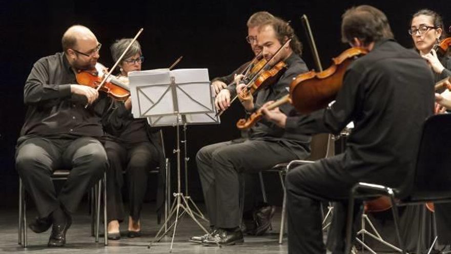 L&#039;Orquestra de Cambra Terrassa 48 va despertar l&#039;entusiasme dels presents al teatre Conservatori