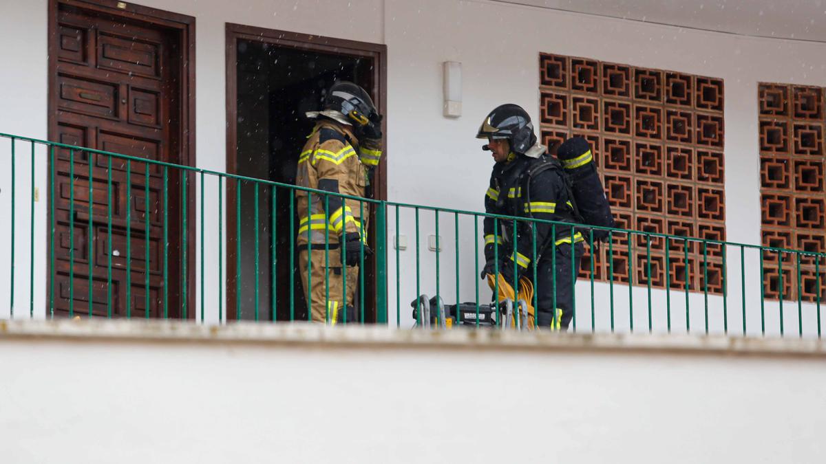 Alarma por un incendio en la cocina de un piso en Ibiza