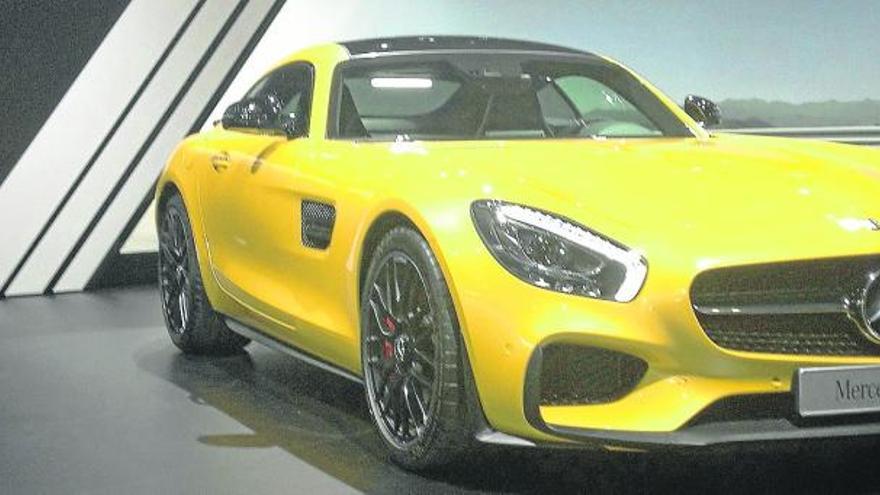 El superdeportivo AMG-GT destaca en el stand de Mercedes-Benz, junto a otras interesantes novedades, como el flamante ´SUV´ coupé GLE Coupé