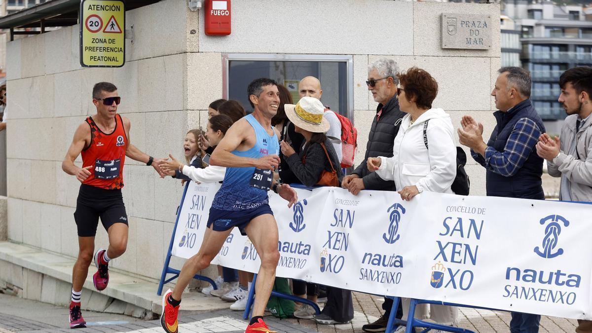 Una edición anterior de la Media Maratón O Grove - Sanxenxo.