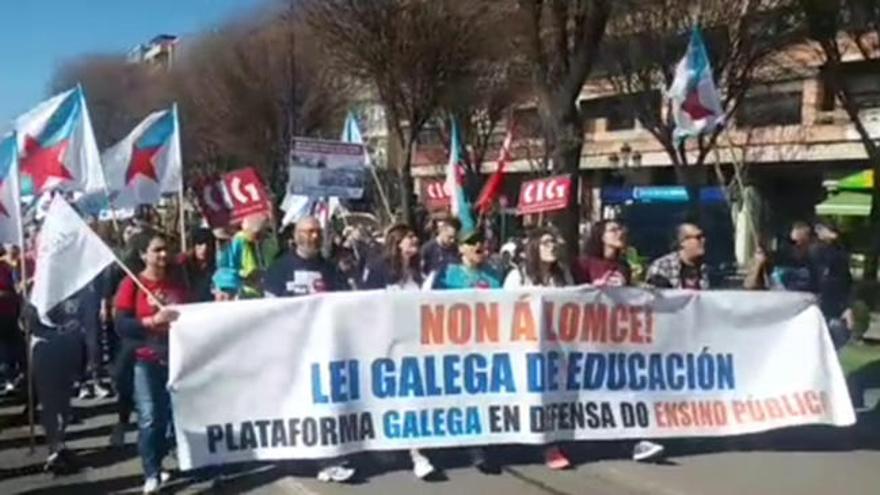 La comunidad educativa de Vigo sale a la calle para exigir la derogación de la Lomce