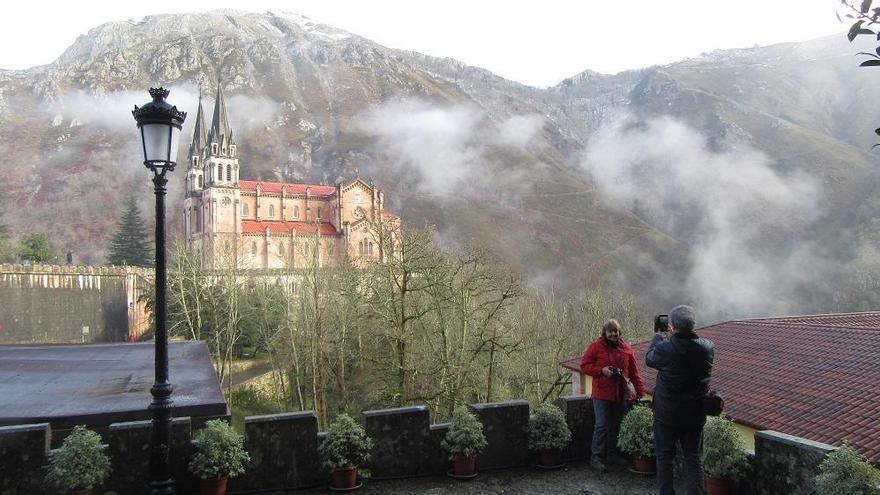 La niebla, la protagonista hoy en Covadonga