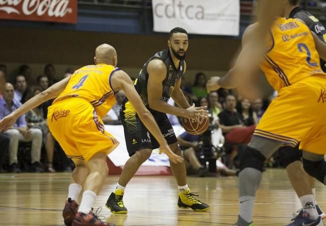 03/09/2016.DEPORTES .Partido de baloncesto amistoso entre el Iberostar Tenerife y el Herbalife Gran Canaria.