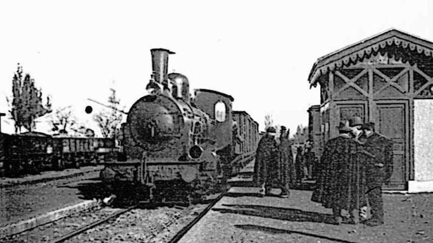 Un tren llega a la Estación de Zamora en el año 1899.