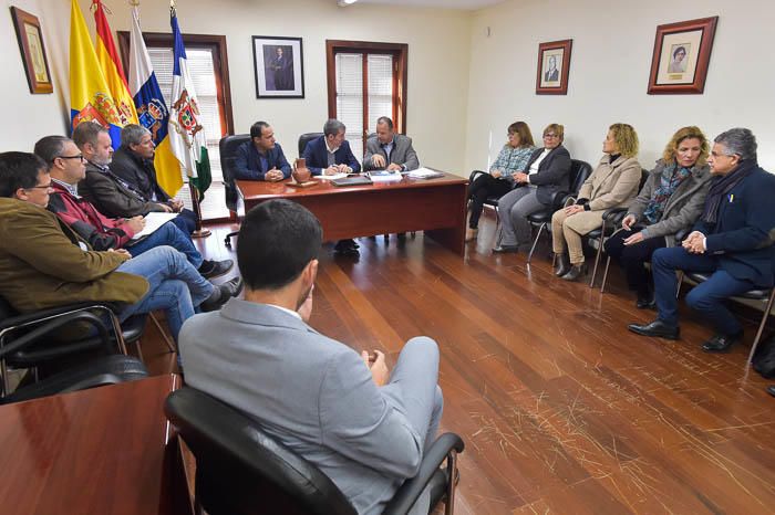 Visita oficial a Artenara del Presidente del ...