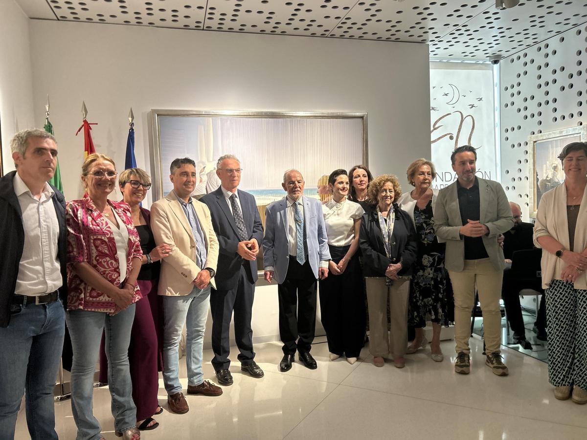 Los asistentes a la inauguración de la sala de Eduardo Naranjo en el Muba.
