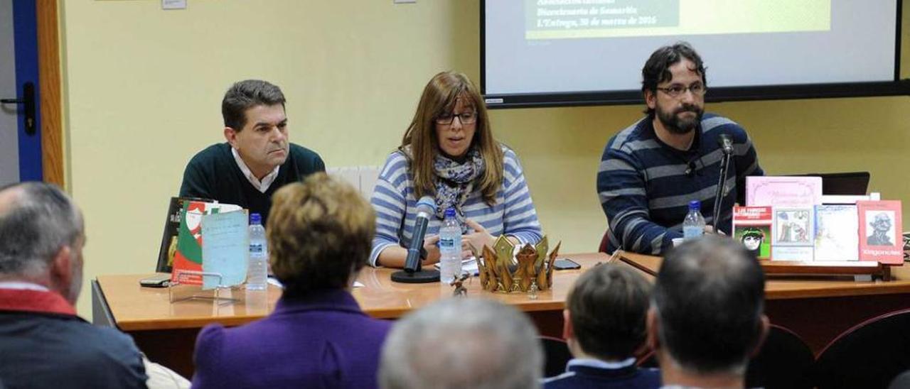 Xosé Ramón Martín Ardines, Silvia Martínez López y el ponente, Pablo Rodríguez Medina.