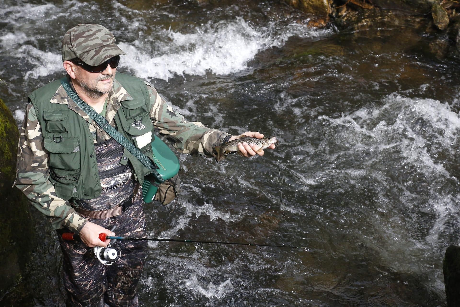 La temporada de pesca continental ha comenzado, pero solo para la trucha, ya que el salmón y el reo esperarán al 1 de mayo.