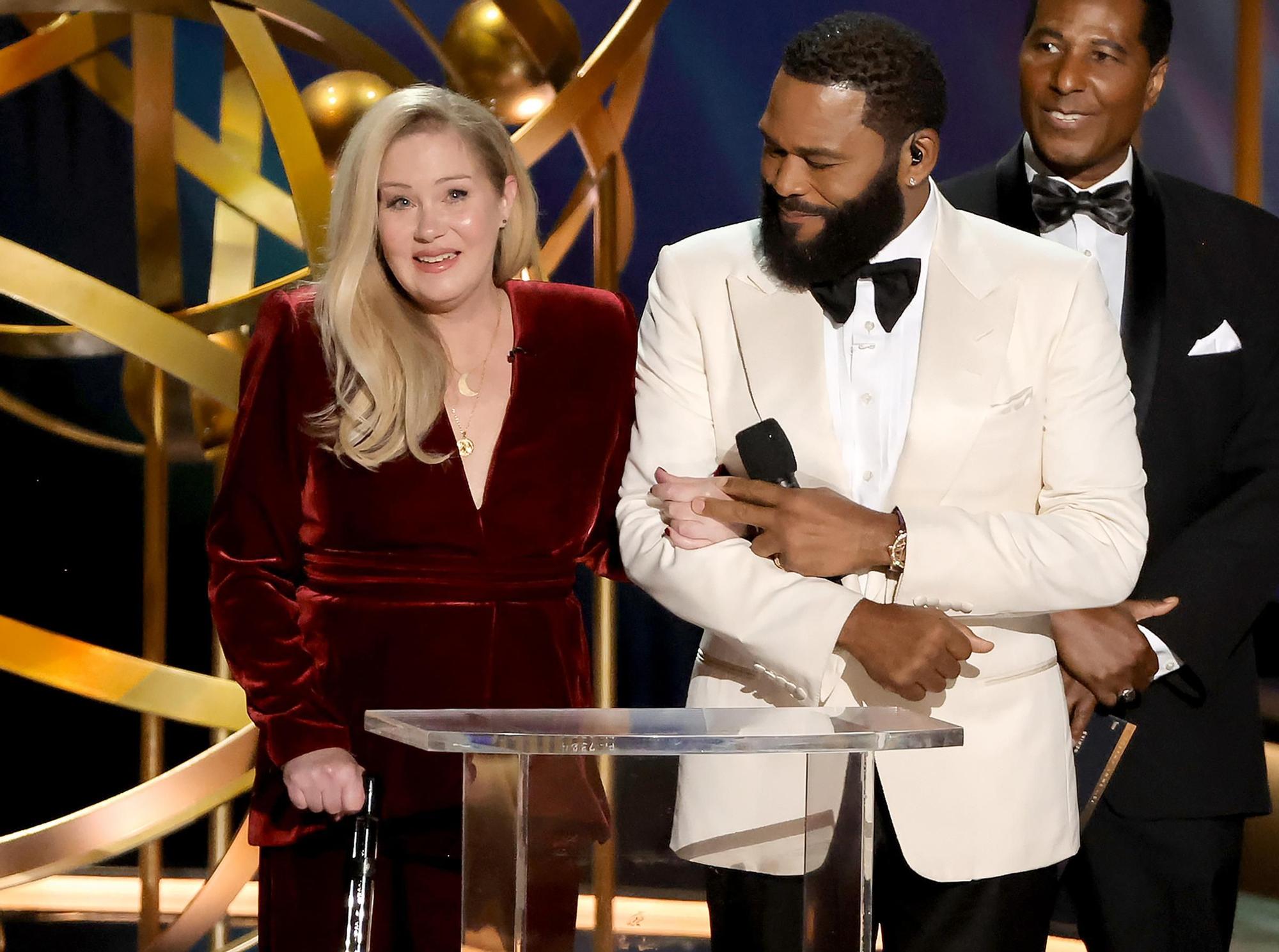 La emocionante reaparición de Christina Applegate en los Premios Emmy 2023