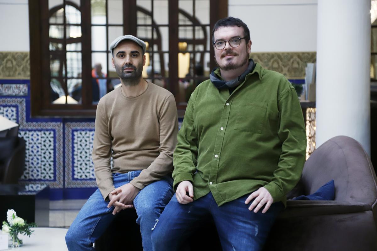 Jesús Mesas Silva y Javier Andrés Roig, los guionistas de 'La chica de nieve'