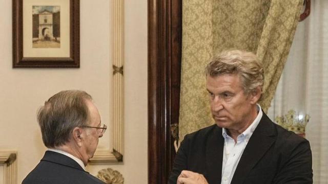 Alberto Núñez Feijóo, ahir amb el president de Ceuta, Juan Jesús Vivas. | TAREK / PP
