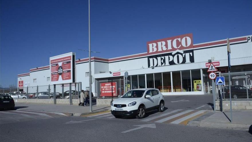 El gigante Brico Depôt cierra en les Alqueries a los 8 años de abrir