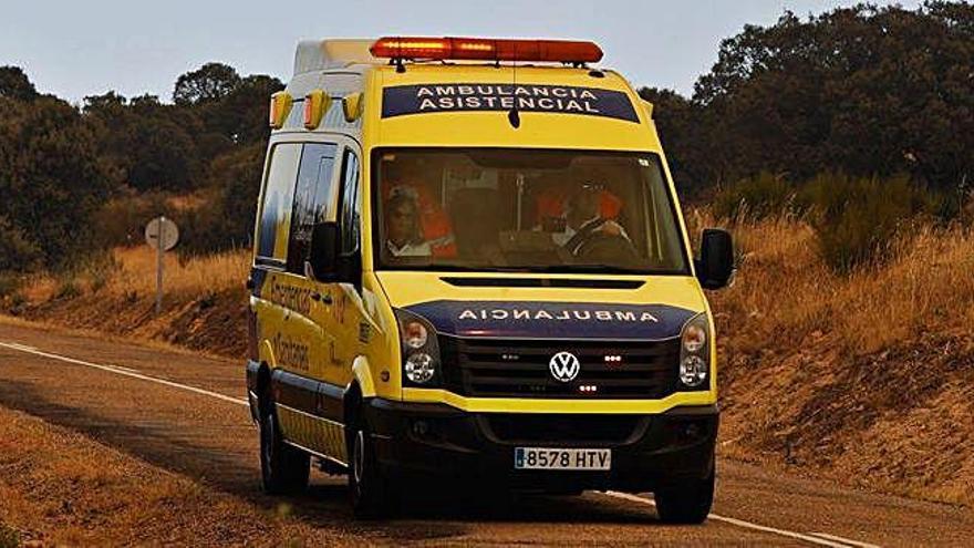 Imagen de una ambulancia de los servicios de emergencia.
