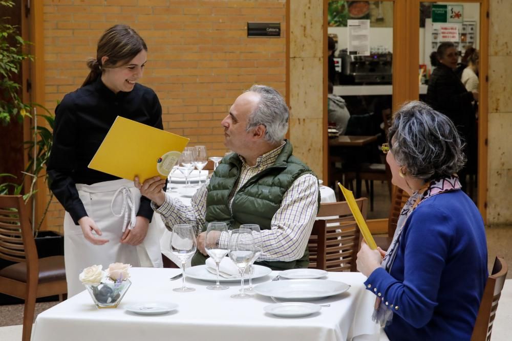 Comida de la Escuela de idiomas en la Escuela de Hostelería