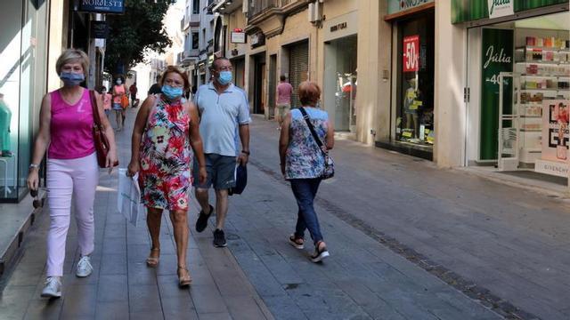 Un carrer comercial de Figueres