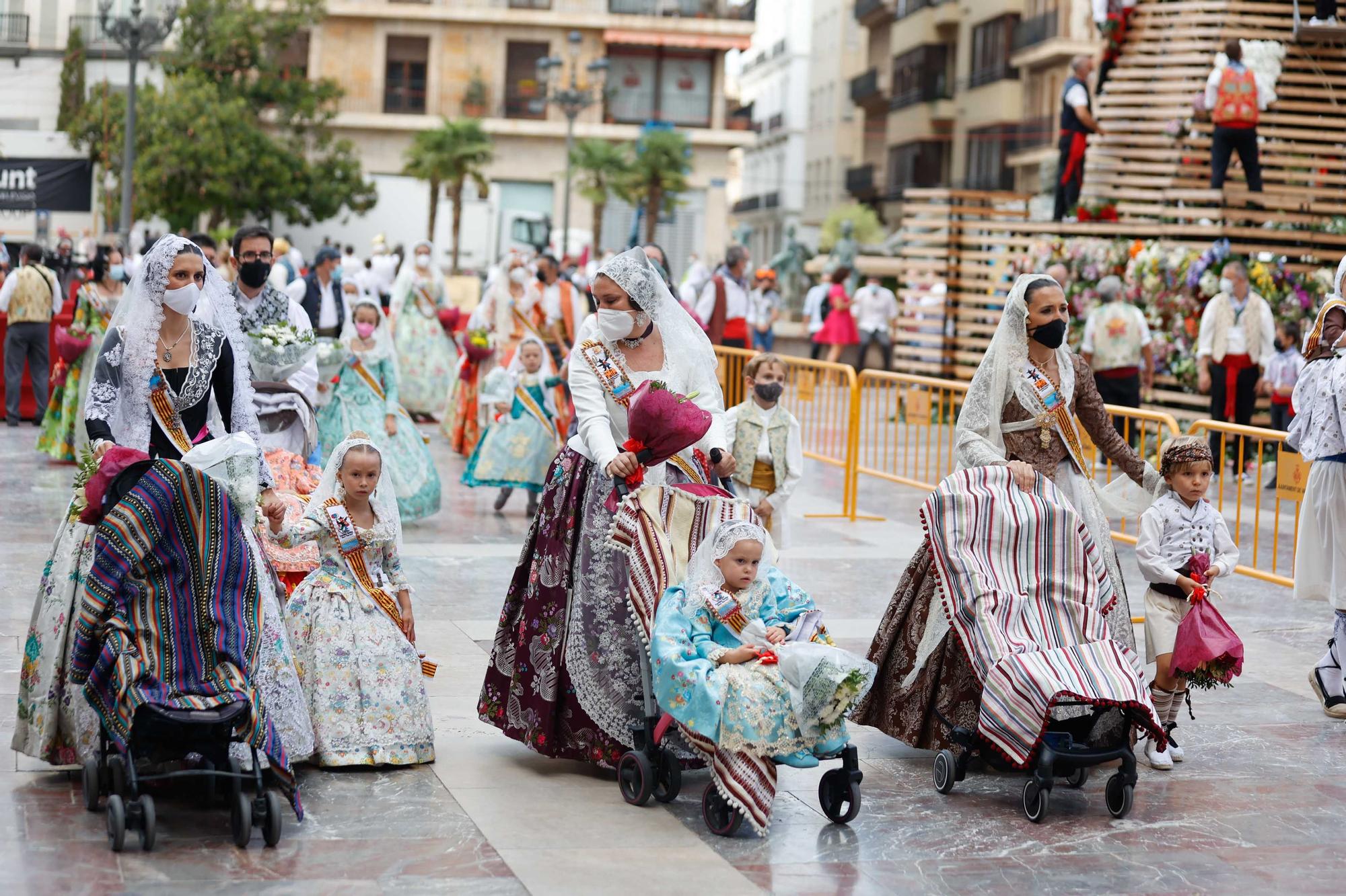 Búscate en el segundo día de Ofrenda por la calle Caballeros (entre las 17.00 y las 18.00 horas)