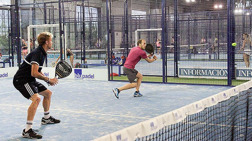 El torneo consta de cinco categorías tanto en femenino como en masculino