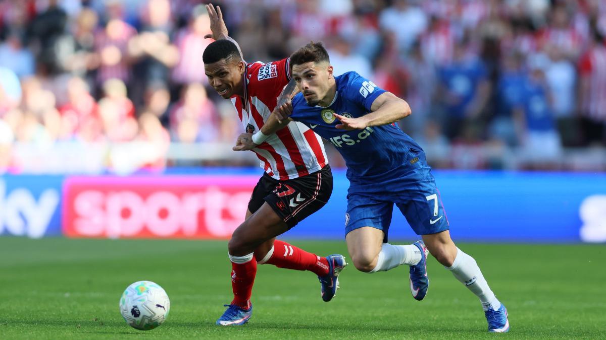 Acción de juego entre Chelsea y Sunderland