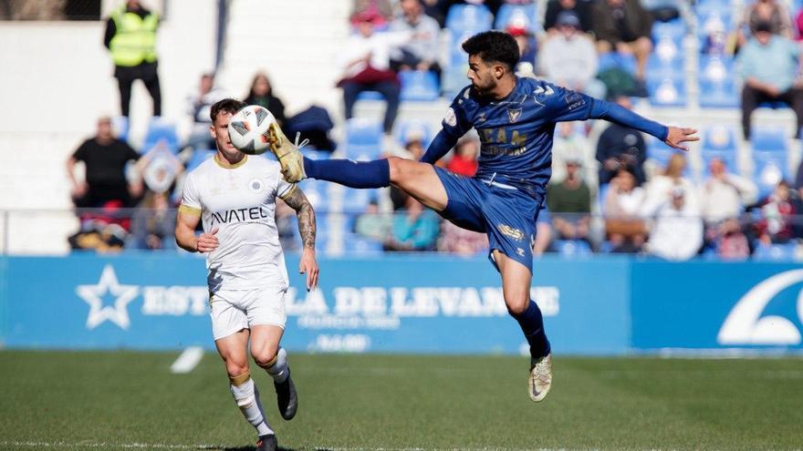 El UCAM Murcia da un golpe sobre la mesa ante el Vélez (4-0)