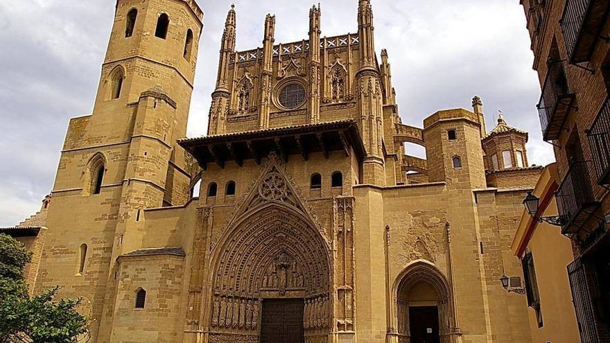 Investigan el robo en la Catedral de Huesca de un valioso escrito del siglo XV