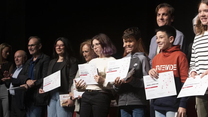 Alzira ofrece un reconocimiento a los alumnos con los mejores expedientes