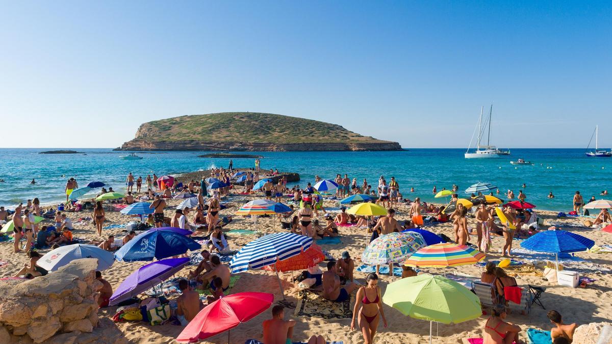 El turismo sigue sin tocar techo en España pero modera su crecimiento en verano