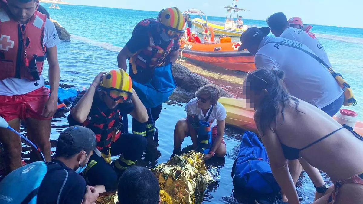 Rescatada en helicóptero una joven que resultó herida en la Cova Tallada