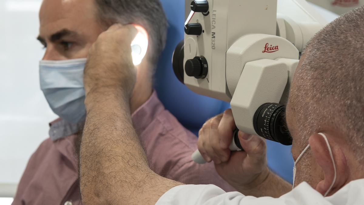 La otitis es una enfermedad que aumenta su frecuencia en verano como consecuencia de los baños en piscina o playa.