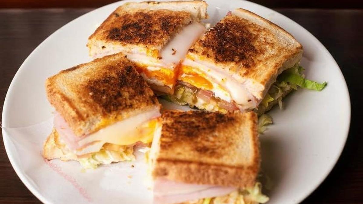 El Granjero, un bocadillo clásico de El Vaso de Oro.