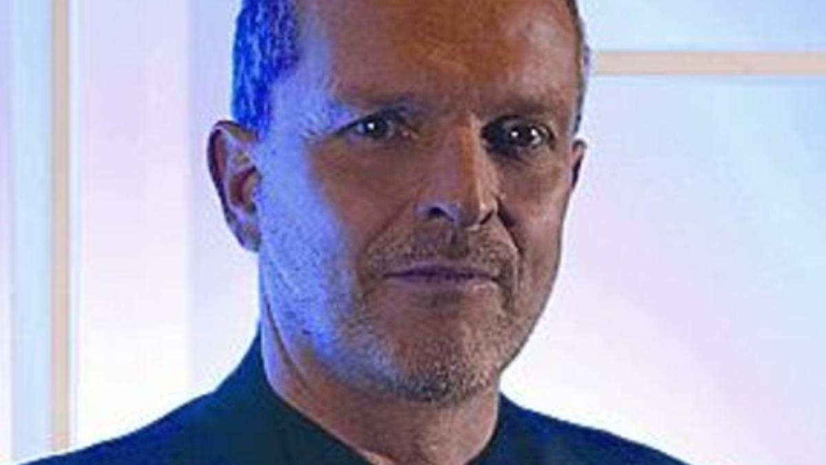 Bosé desvela que tiene 4 hijos y no 2_MEDIA_1