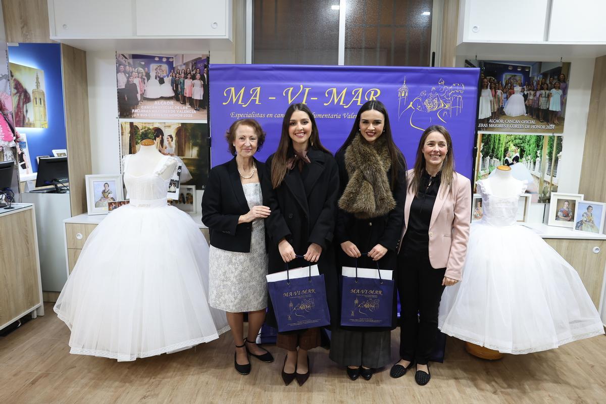 Mavimar entrega los cancanes del traje Siglo XVIII