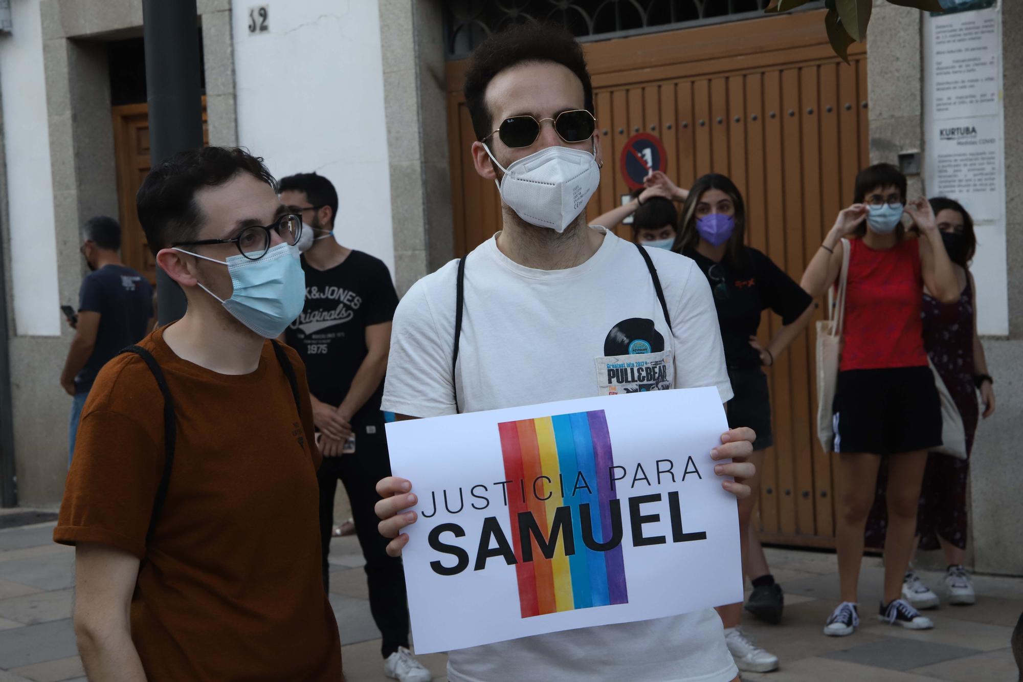 Cientos de personas exigen en Córdoba "justicia" por el asesinato de Samuel Luiz