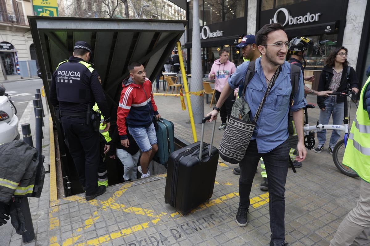 Evacuados 111 pasajeros de un AVE averiado en Barcelona-Sants