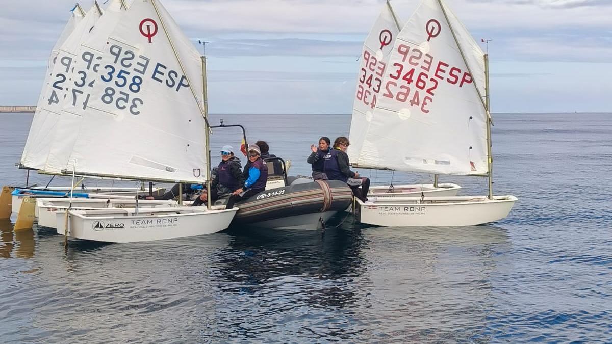 La flota de optimist, en Gijón.