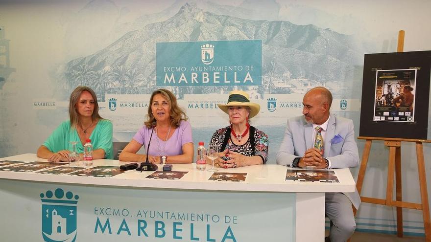 El Auditorio Arena Marbella acogerá «Cabalgando entre costuras» el día 24
