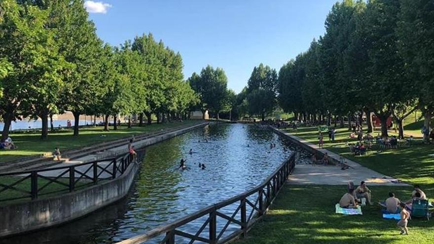 El ayuntamiento insistirá en la bandera azul para la piscina del parque fluvial