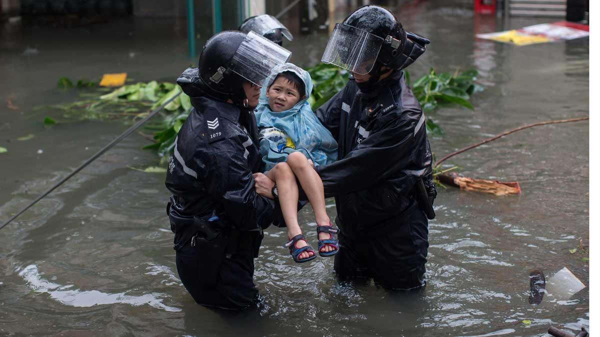 Ascienden a 28 los muertos causados por el tifón Phanfone en Filipinas